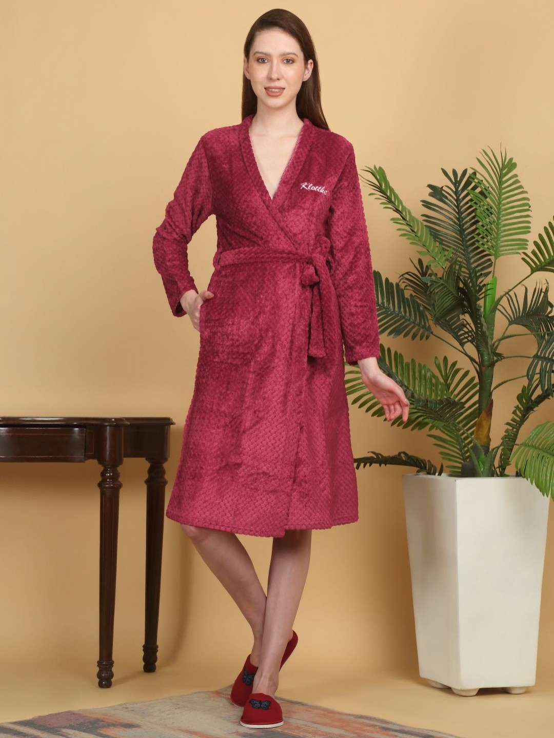 

KLOTTHE Red Self Design Woollen Long Sleeves Bath Robe With Belt