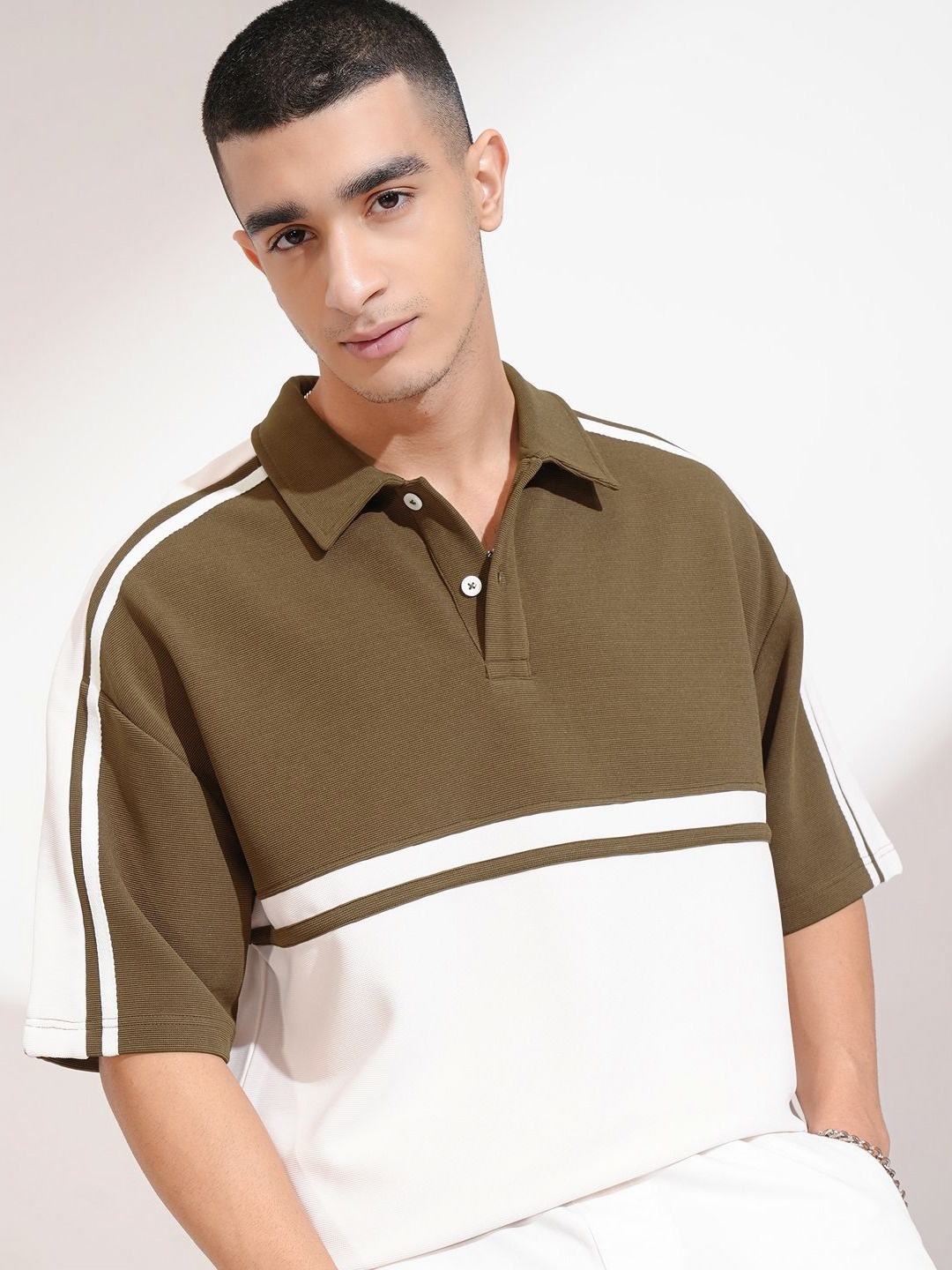 

HIGHLANDER Men Colourblocked Polo Collar Drop-Shoulder Sleeves T-shirt, Brown