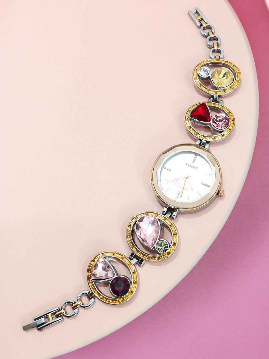 

VAGHBHATT Women Dial & Stainless Steel Bracelet Style Automatic Watch Watch-D16-SILVER