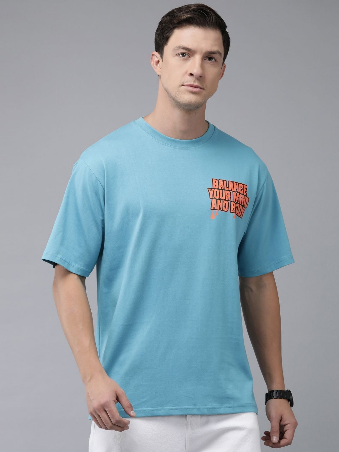 

Provogue Men Typography Printed Drop-Shoulder Sleeves Pockets Boxy T-shirt, Turquoise blue
