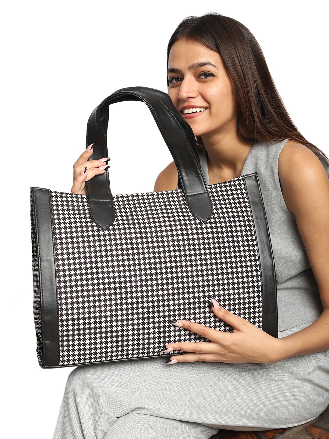 

MINI WESST Textured PU Structured Tote Bag with Quilted, Black