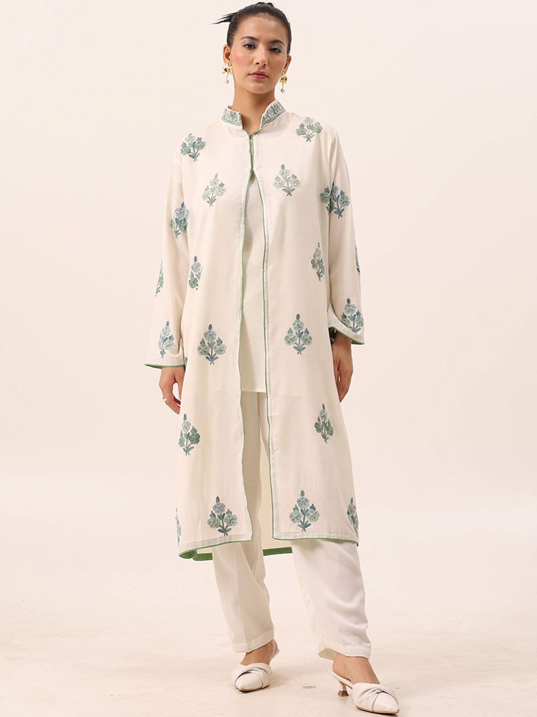 

Kashmir Box Mandarin Collar Embroidered Tunic with Trouser, White