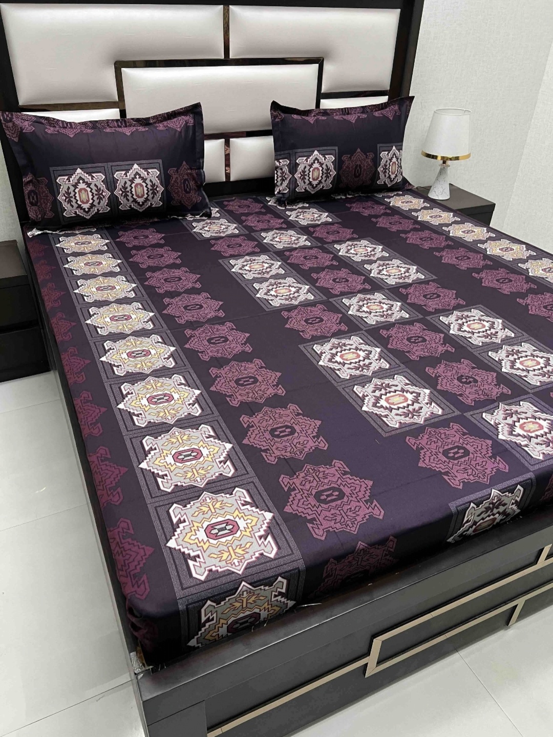 

Pure Decor Purple & White Ethnic Motifs 220 TC Queen Bedsheet with 2 Pillow Covers
