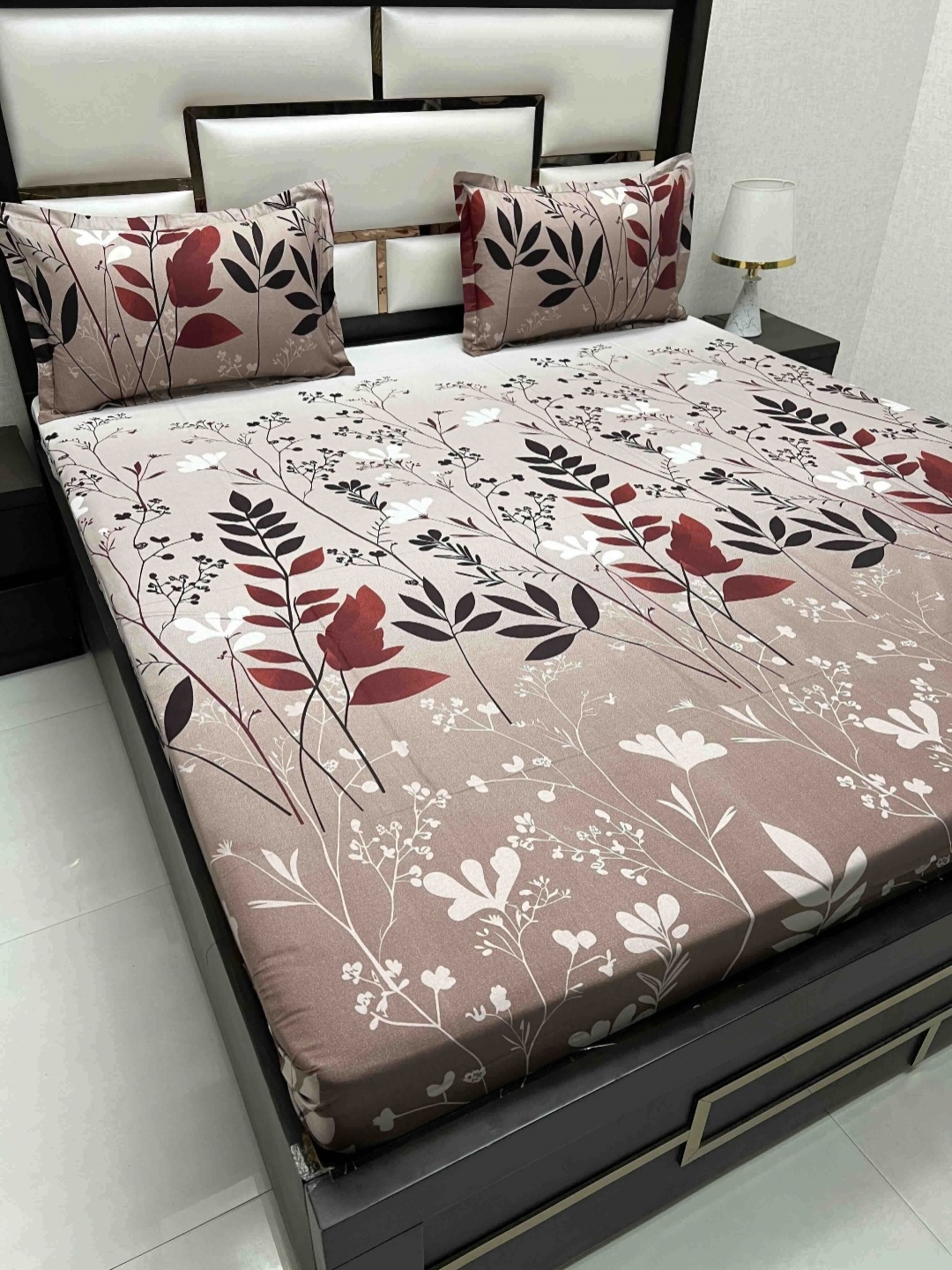 

Pure Decor Passion Fur Maroon Printed 230 TC Pure Cotton Queen Bedsheet Set 2.26 m x 2.55m