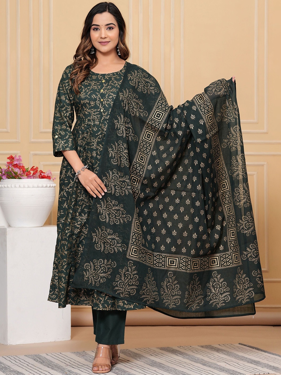 

GEKHA Women Printed Regular Thread Work Pure Cotton Kurta with Trousers & With Dupatta, Black