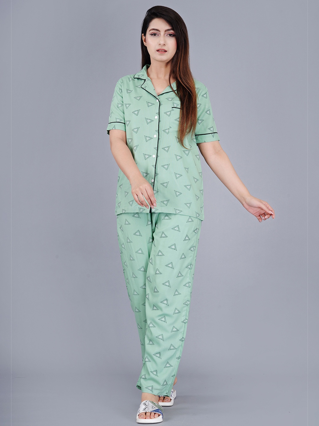 

Dreambe Women Printed Lapel Collar Shirt With Pyjama Nightsuit, Green