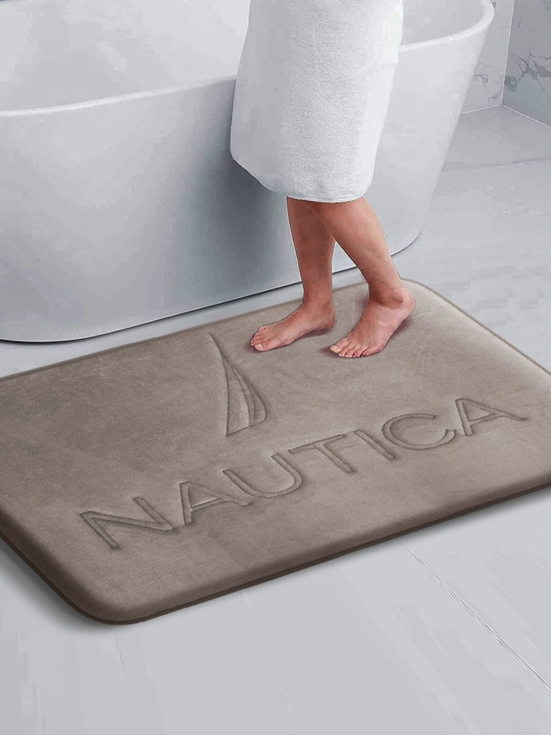 

Nautica Grey 2000 GSM Non-Skid Bath Rugs