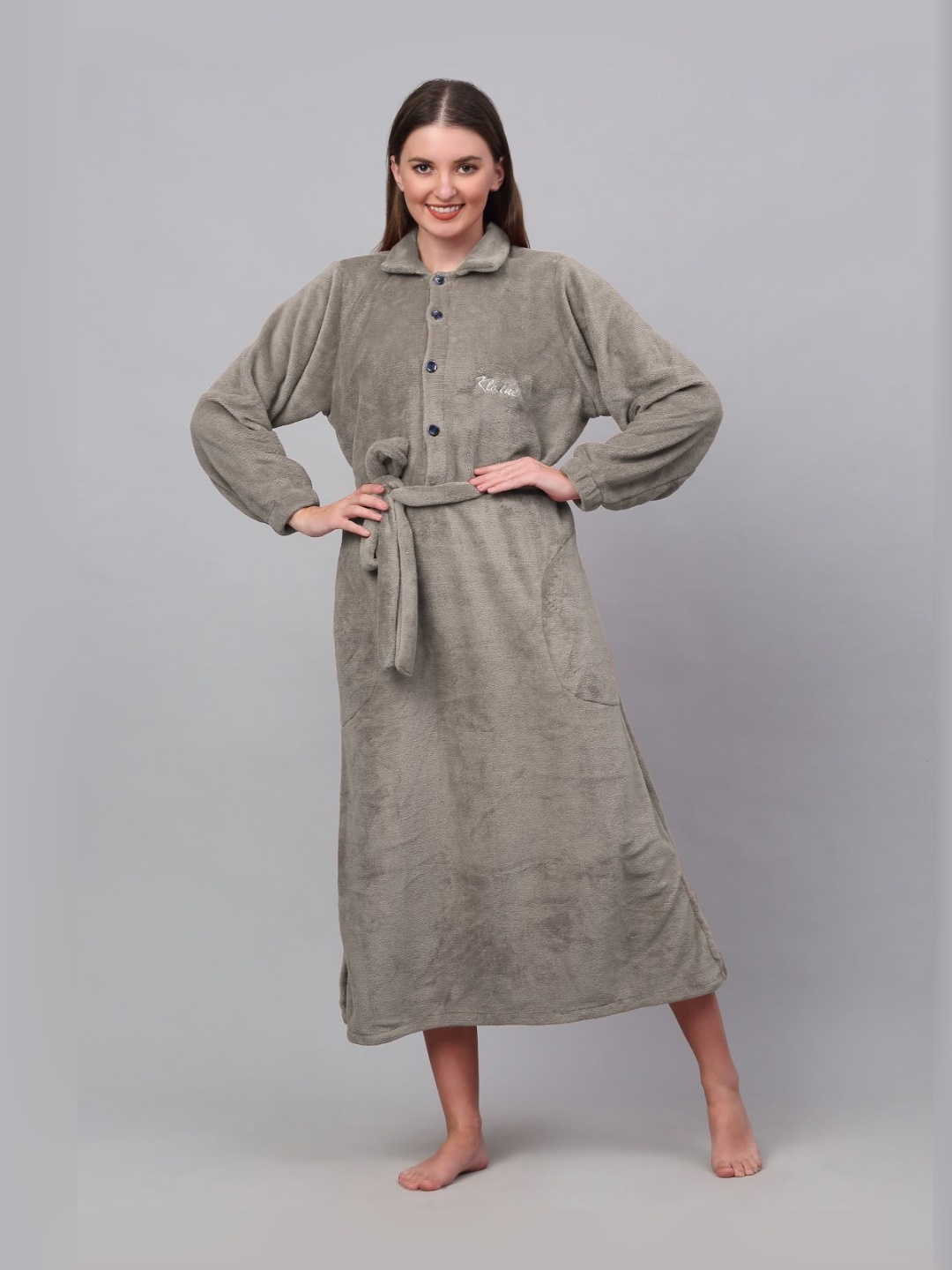 

KLOTTHE Grey Shirt Collar Cuffed Sleeves Woollen Bath Robe With Belt