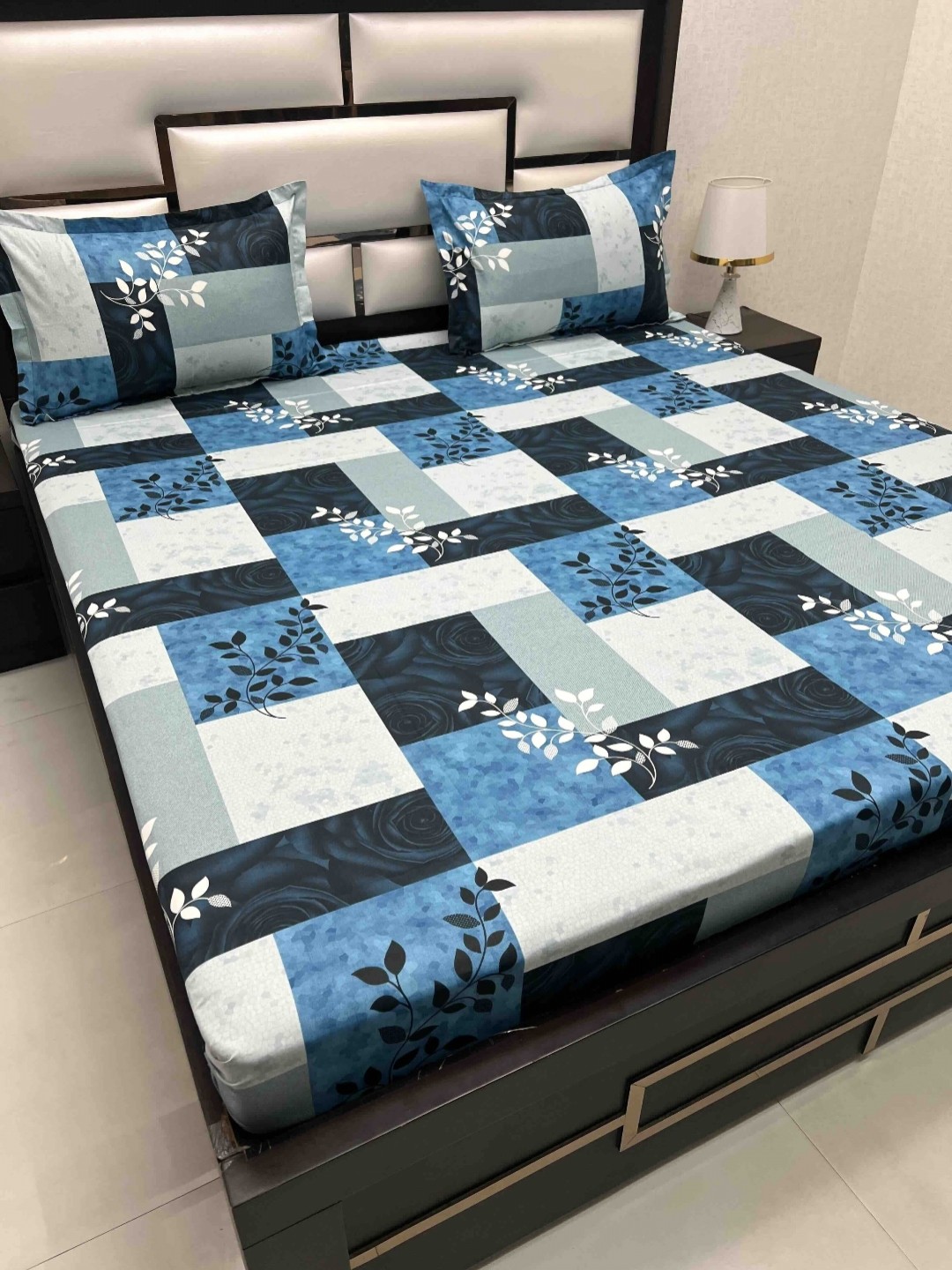 

Pure Decor Passion Fur Blue Printed 200 TC Pure Cotton Queen Bedsheet Set 2.25 m x 2.56 m