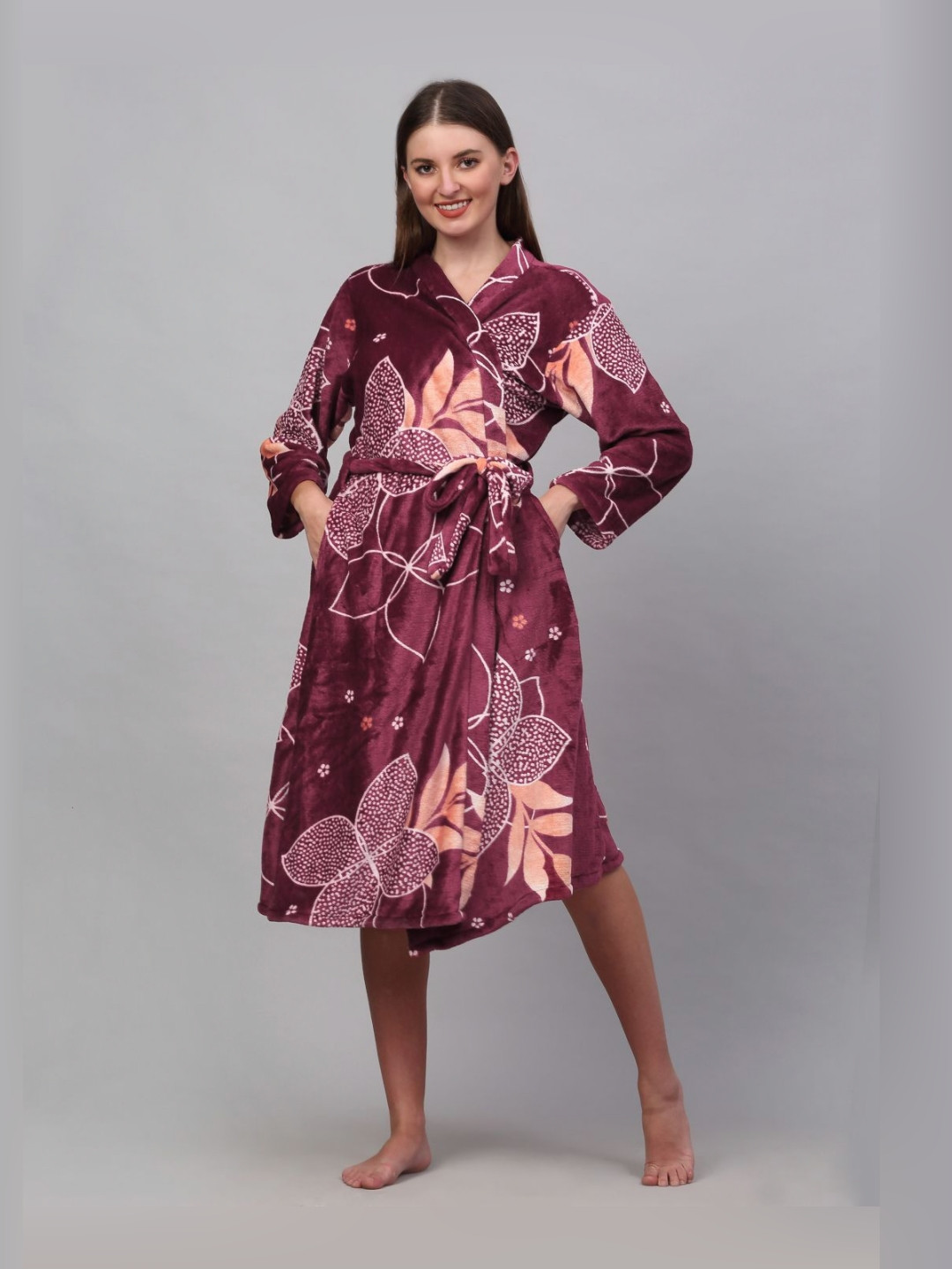

KLOTTHE Maroon & White Floral Printed Woolen Bath Robe With Belt