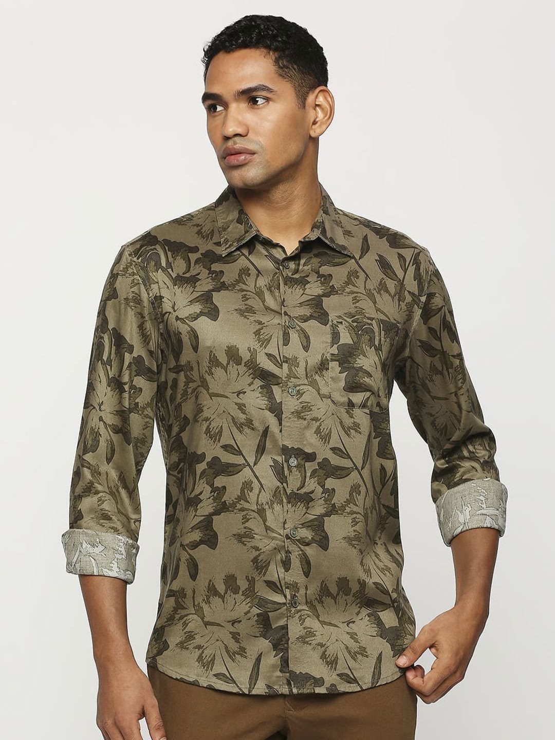 

Basics Men Slim Fit Opaque Printed Casual Shirt, Olive