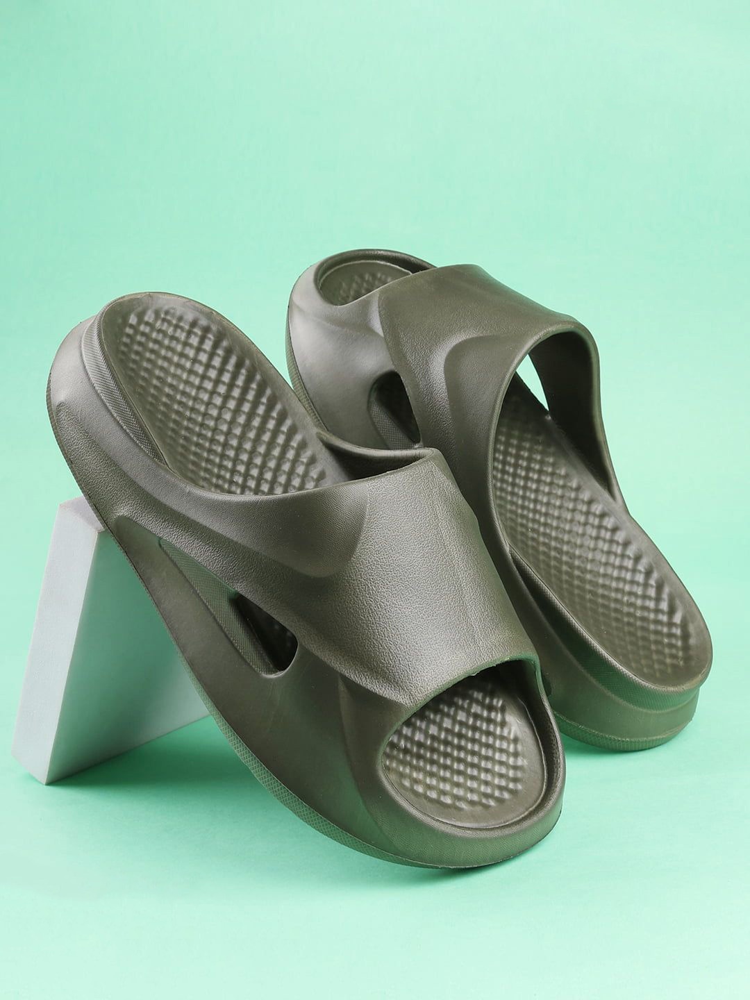 

TOE CANDY Men Solid Rubber Sliders, Green