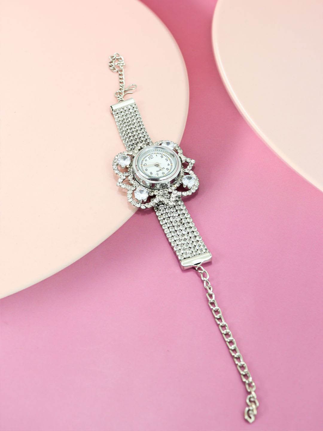 

Krelin Women Round Dial Bracelet Style Analogue Automatic Watch Watch-D7-SILVER-02