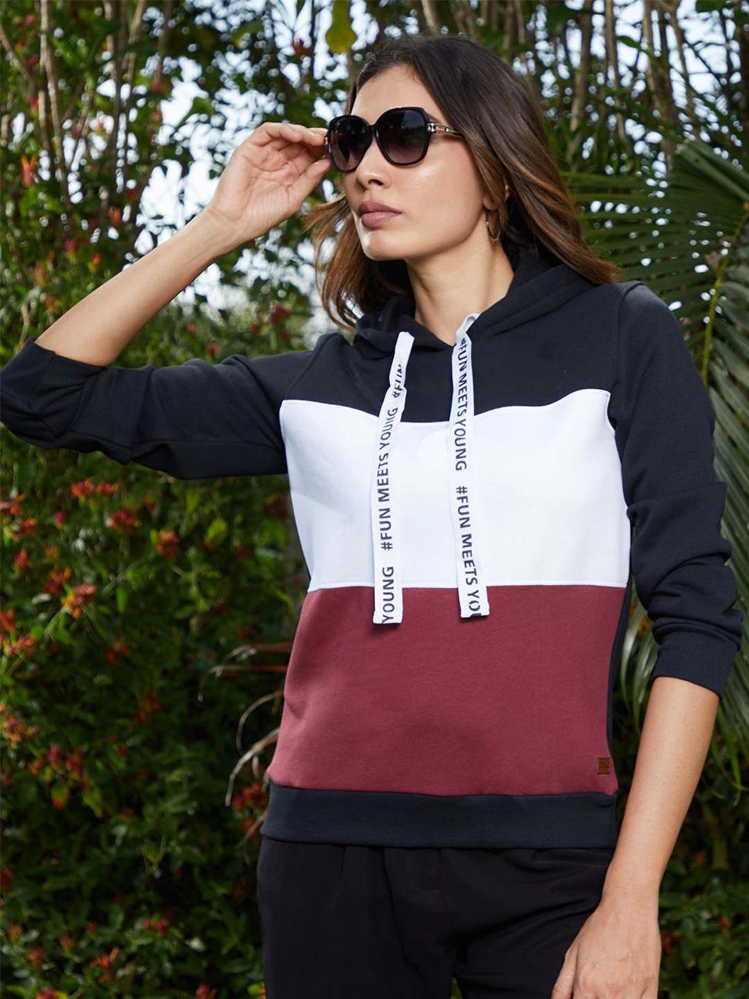 

Campus Sutra Women Colourblocked Hooded Cotton Sweatshirt, Navy blue