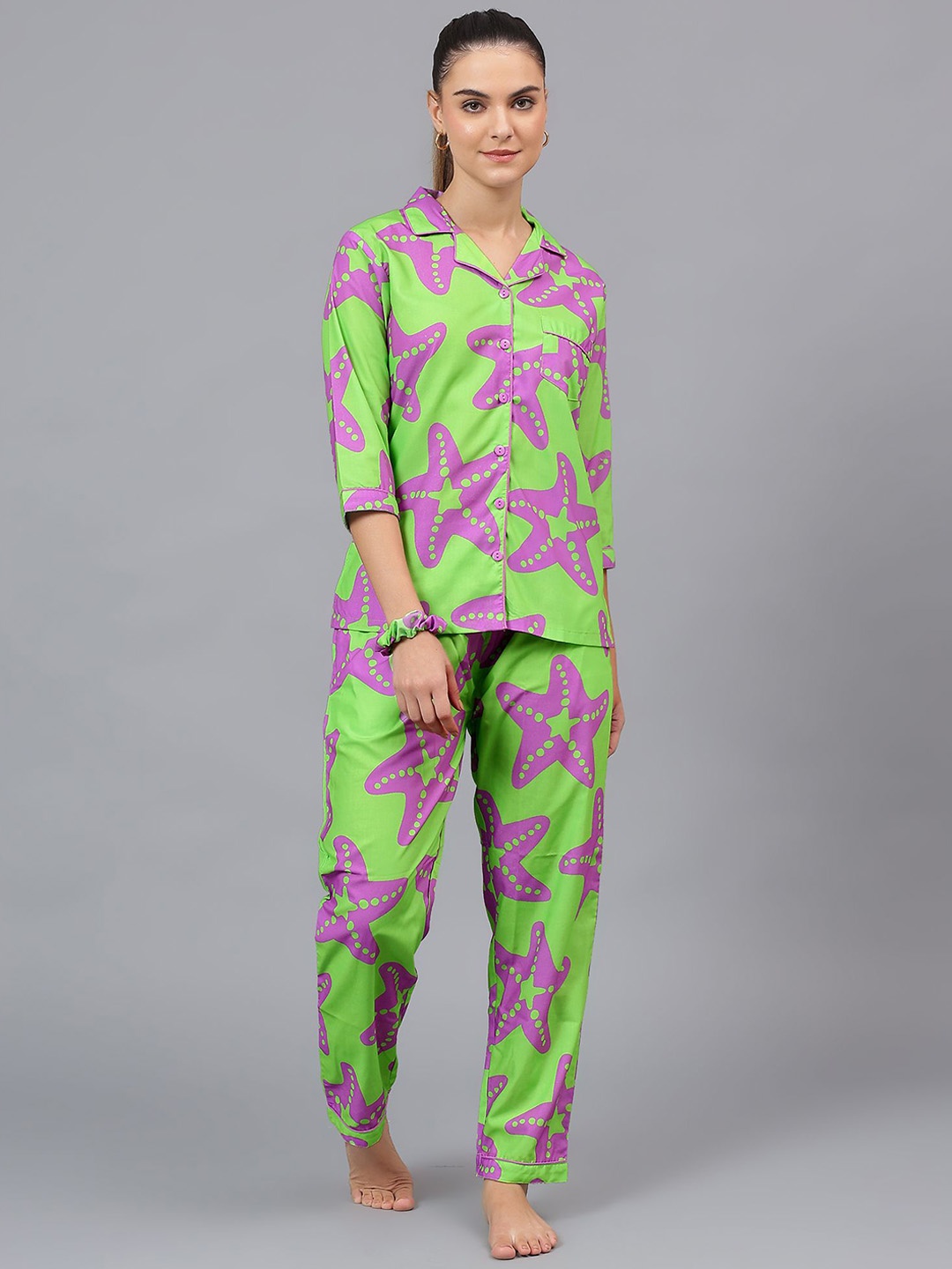 

LEAF ORIGINALS Women Abstract Printed Pure Cotton Night suit, Green