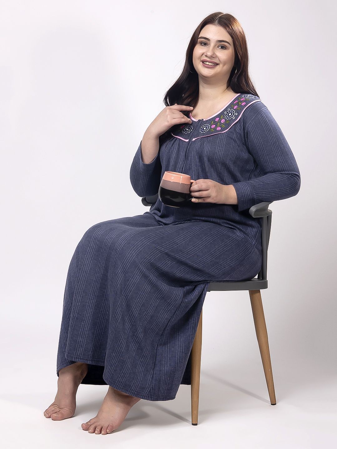 

CHUI MUI Women Plus Size Embroidered Maxi Nightdress, Blue