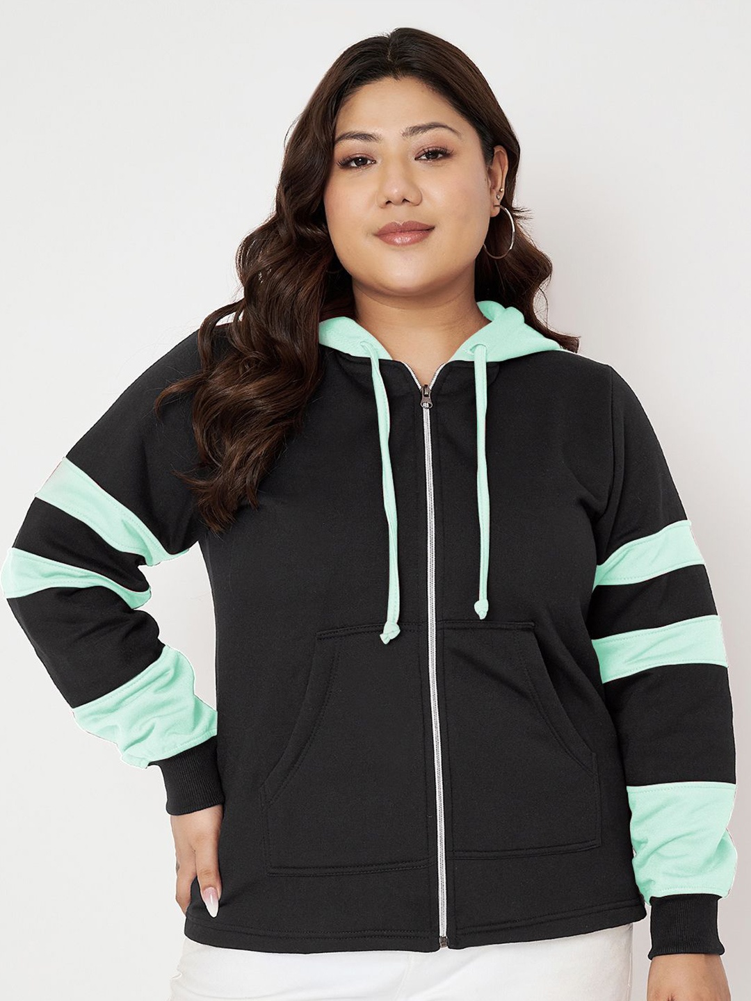 

BRINNS Women Colourblocked Hooded Sweatshirt, Black