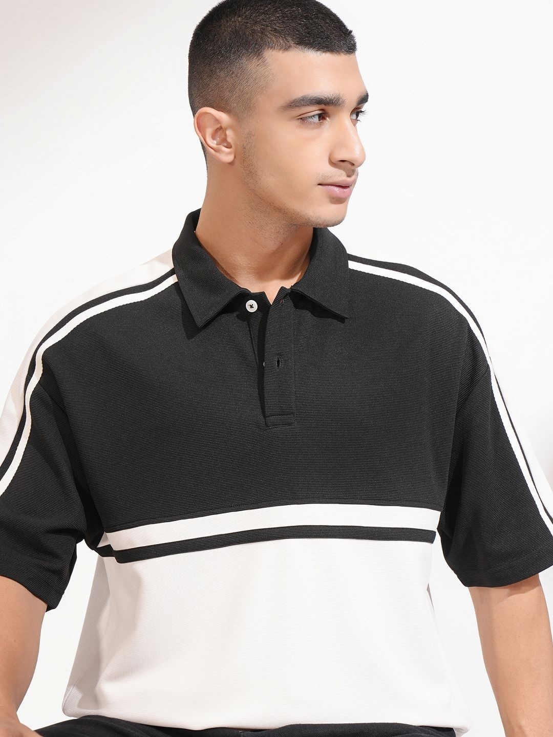 

HIGHLANDER Men Colourblocked Polo Collar Drop-Shoulder Sleeves T-shirt, Black