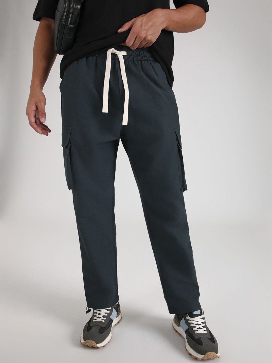 

Banana Club Men Relaxed Regular Fit Regular Trousers, Grey