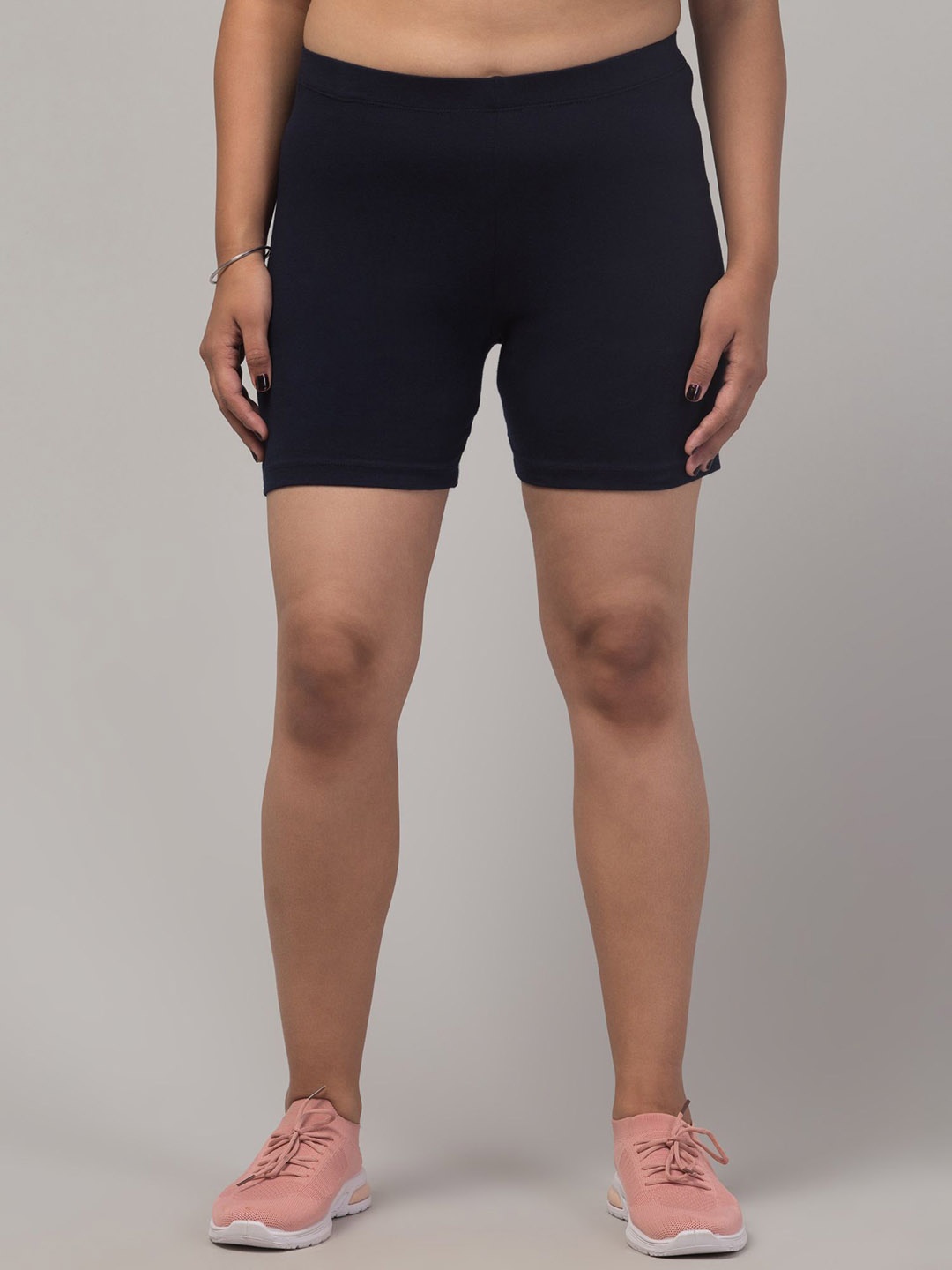 

CKARFE Women Skinny Fit Mid-Rise Cycling Sports Shorts, Navy blue