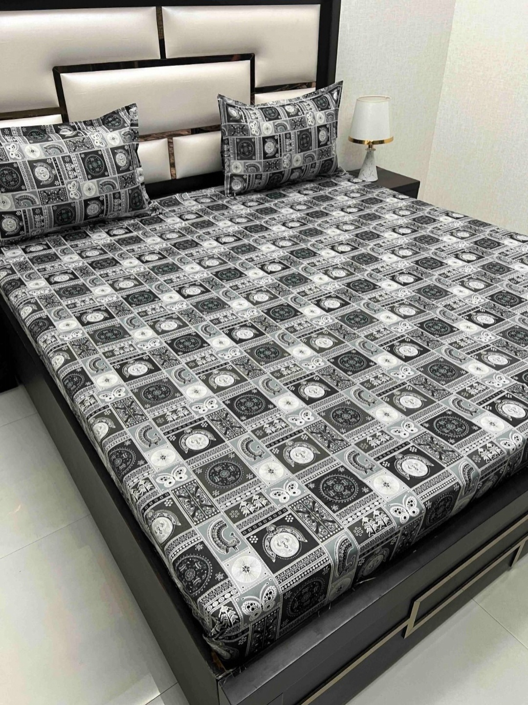 

Pure Decor Passion Fur Black Printed 250 TC Pure Cotton Queen Bedsheet Set 2.26 m x 2.57 m