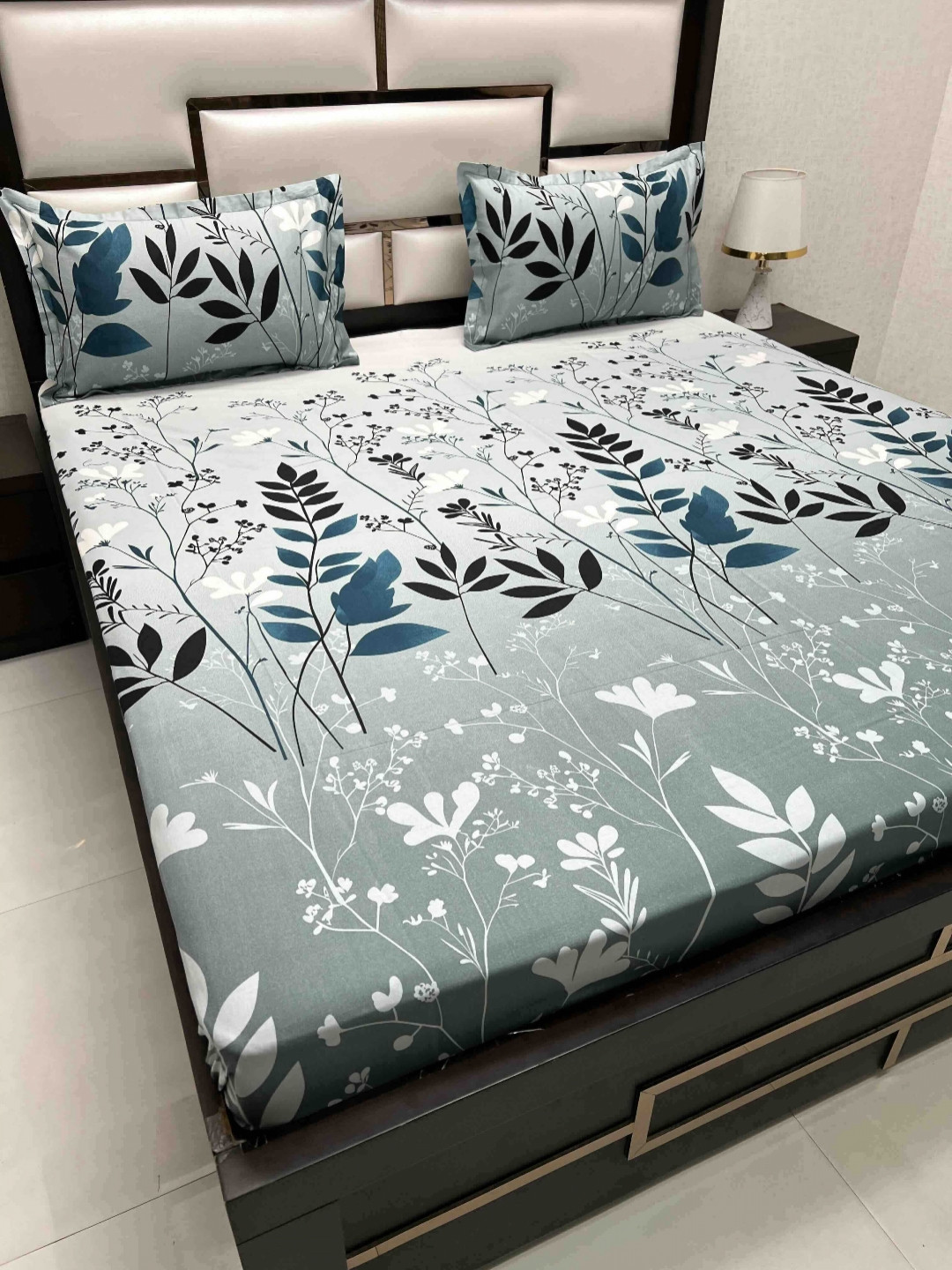 

Pure Decor Passion Fur Blue Printed 210 TC Pure Cotton Queen Bedsheet Set 2.25 m x 2.55 m