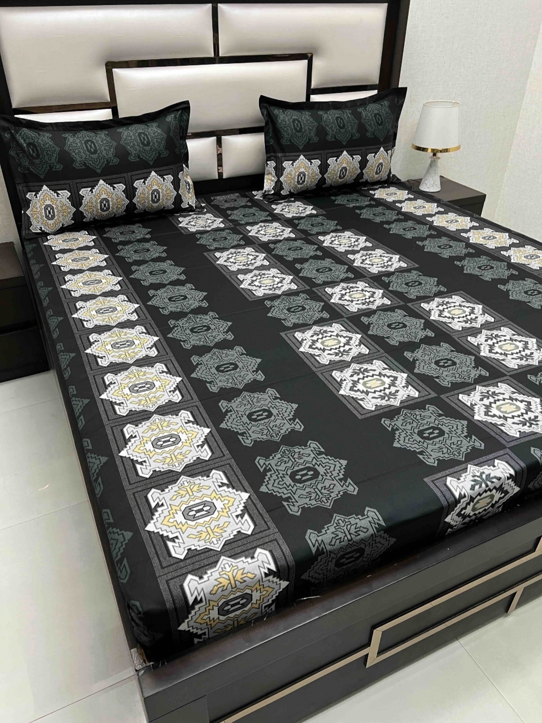 

Pure Decor Passion Fur Black Printed 210 TC Pure Cotton Queen Bedsheet Set 2.25 m x 2.55 m