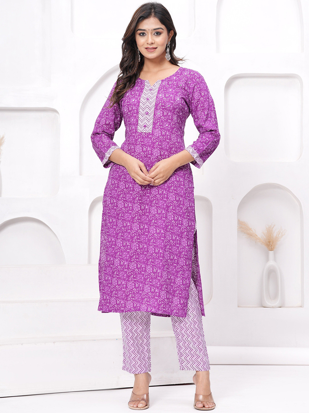 

JAIPURI COLLECTION Women Ethnic Motifs Printed Panelled Kantha Work Kurta with Trousers, Purple