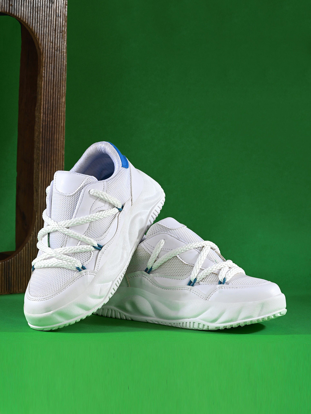 

glitchez Women Lace-Ups Round Toe Sneakers, White