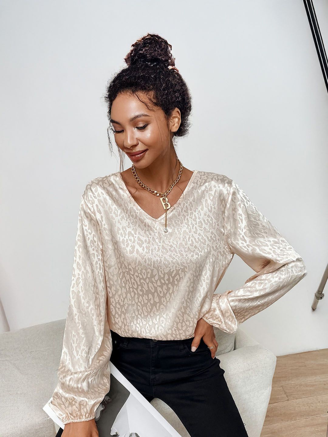 

StyleCast Women Animal Printed Puff Sleeves Top, White