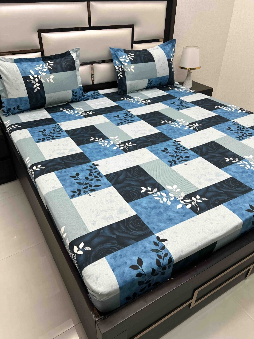 

Pure Decor Passion Fur Blue Printed 250 TC Pure Cotton Queen Bedsheet Set 2.26 m x 2.57 m