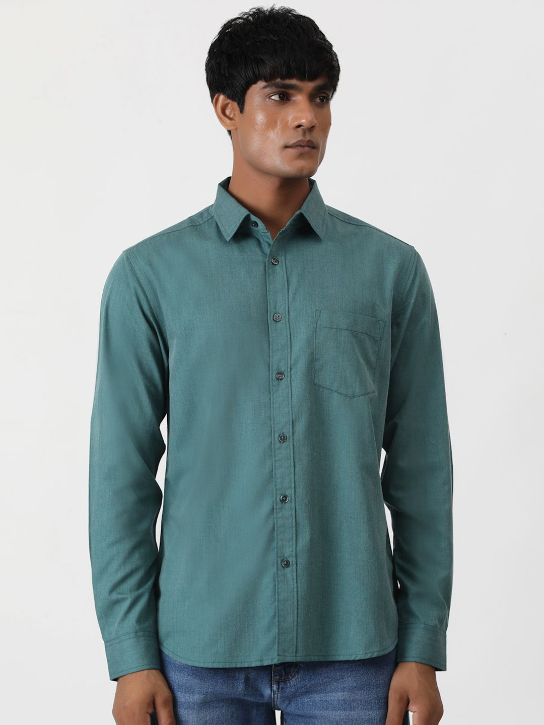 

Greenfibre Men Slim Fit Opaque Casual Shirt, Green