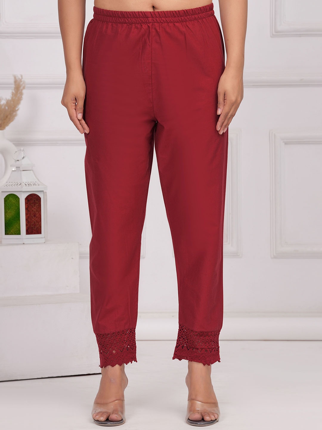 

Nayo Women Solid Trousers with Lace, Maroon