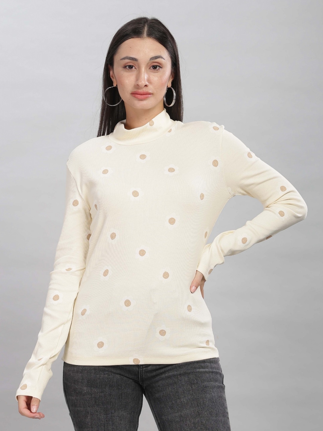 

HEYLAY Women Dyed Turtle Neck T-shirt, Cream