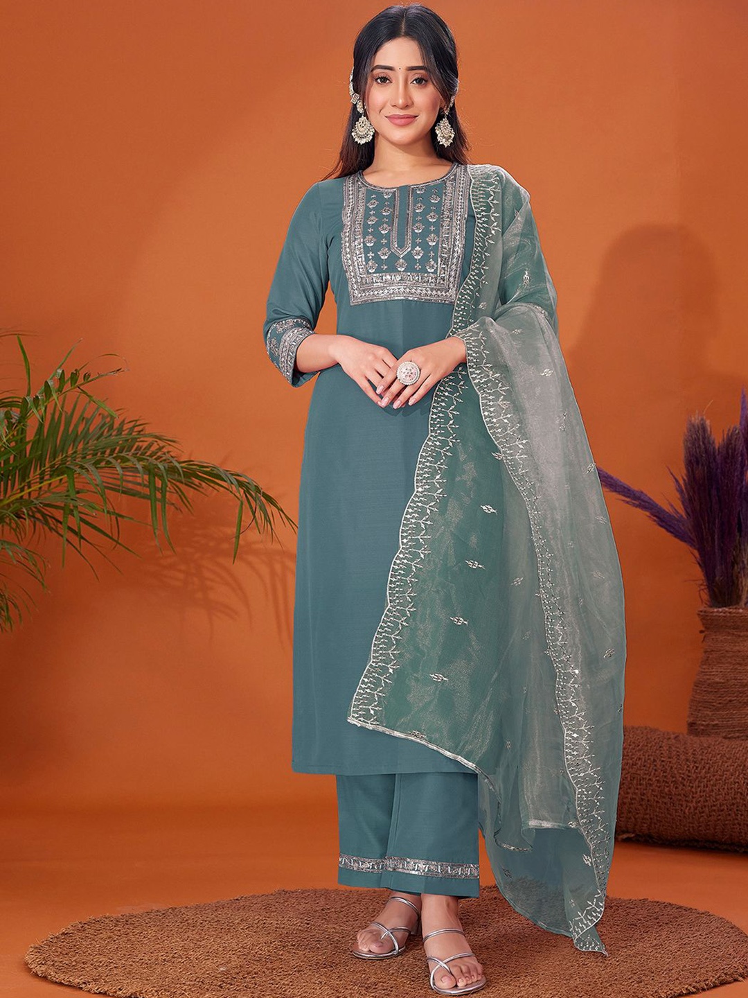 

KALINI Women Ethnic Motifs Yoke Design Regular Sequinned Kurta with Trousers & With Dupatta, Green