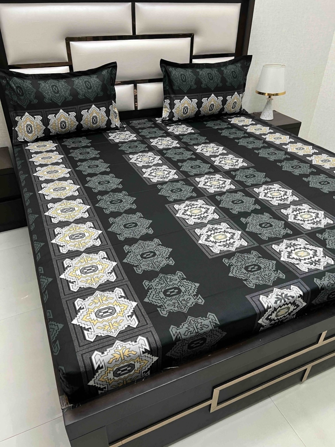 

Pure Decor Passion Fur Black Printed 350 TC Pure Cotton Queen Bedsheet Set 2.25 m x 2.57 m