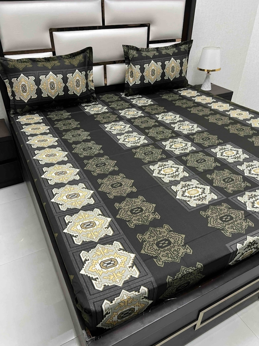 

Pure Decor Passion Fur Black Printed 240 TC Pure Cotton Queen Bedsheet Set 2.26 m x 2.56 m