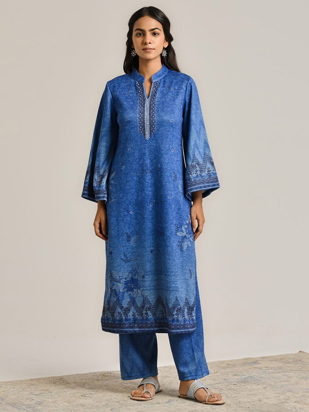 

Rustorange Floral Printed Mandrain Collar Woollen A Line Kurta, Blue