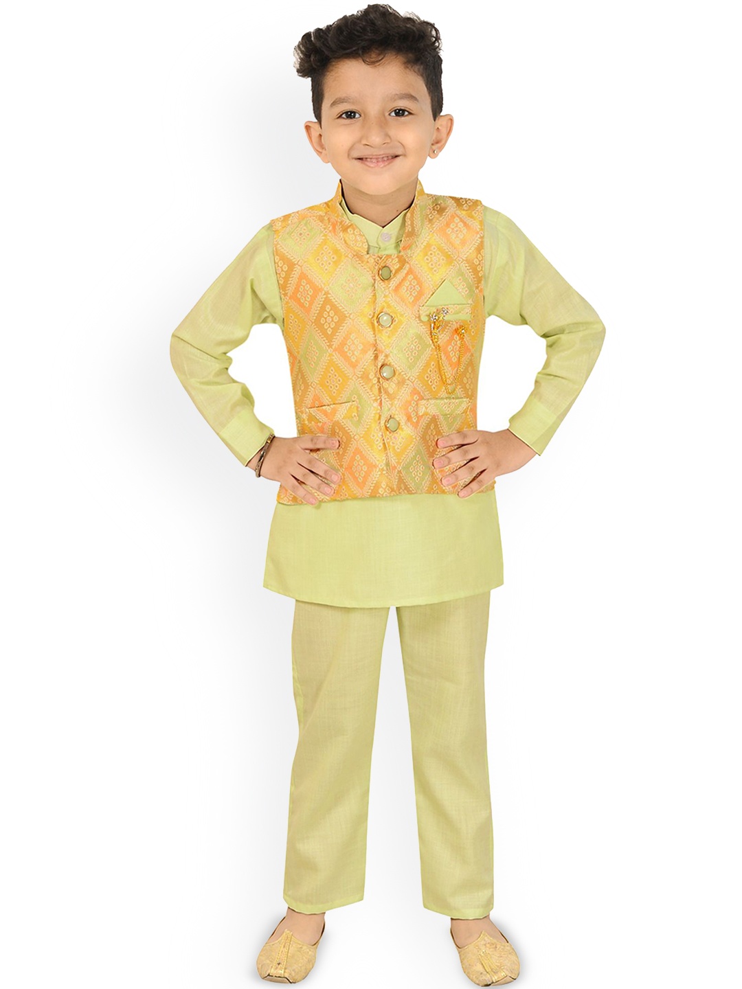 

Little Needle Boys Embroidered Regular Linen Kurta with Trousers, Green