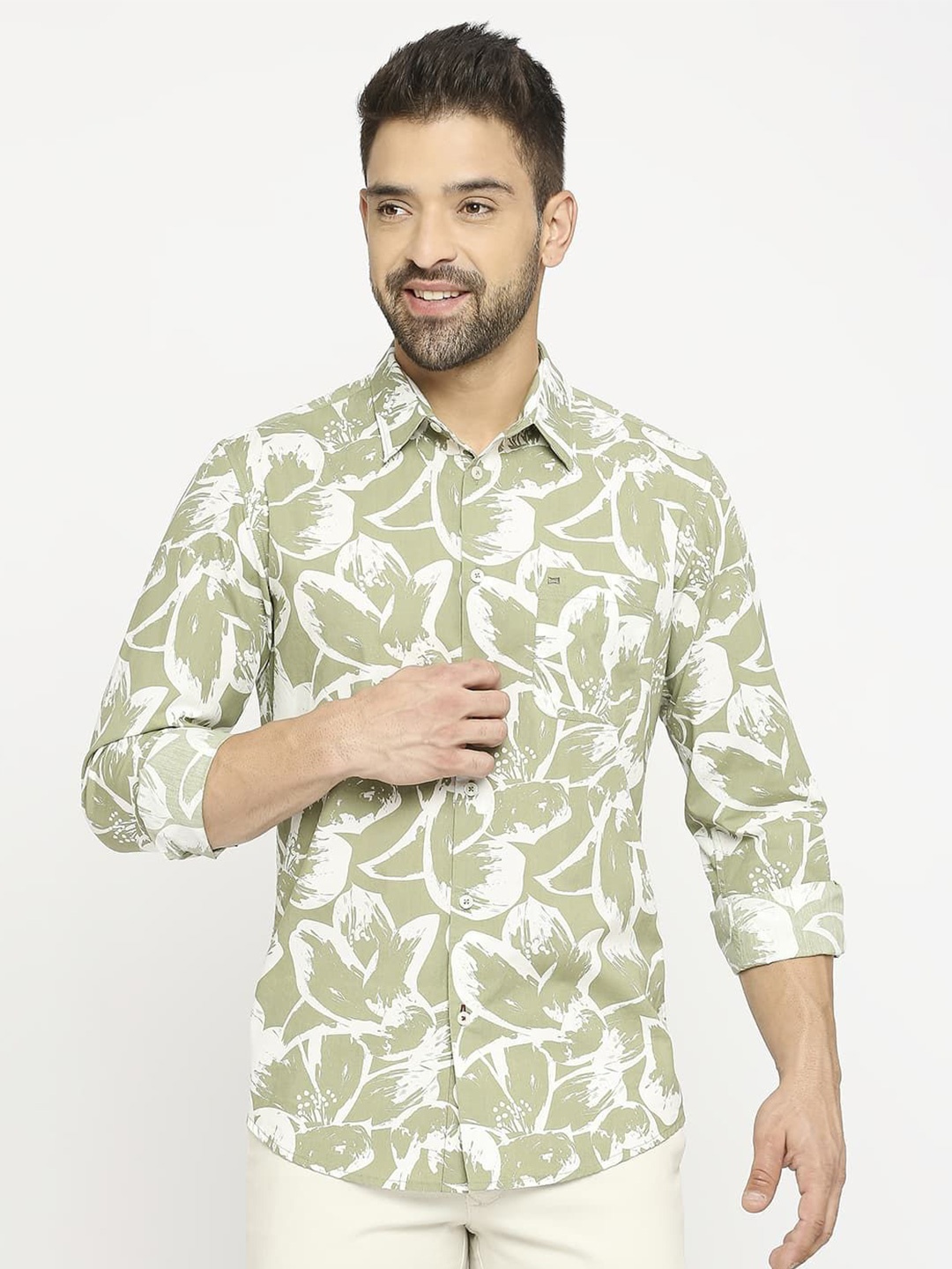 

Basics Men Slim Fit Opaque Printed Casual Shirt, Green