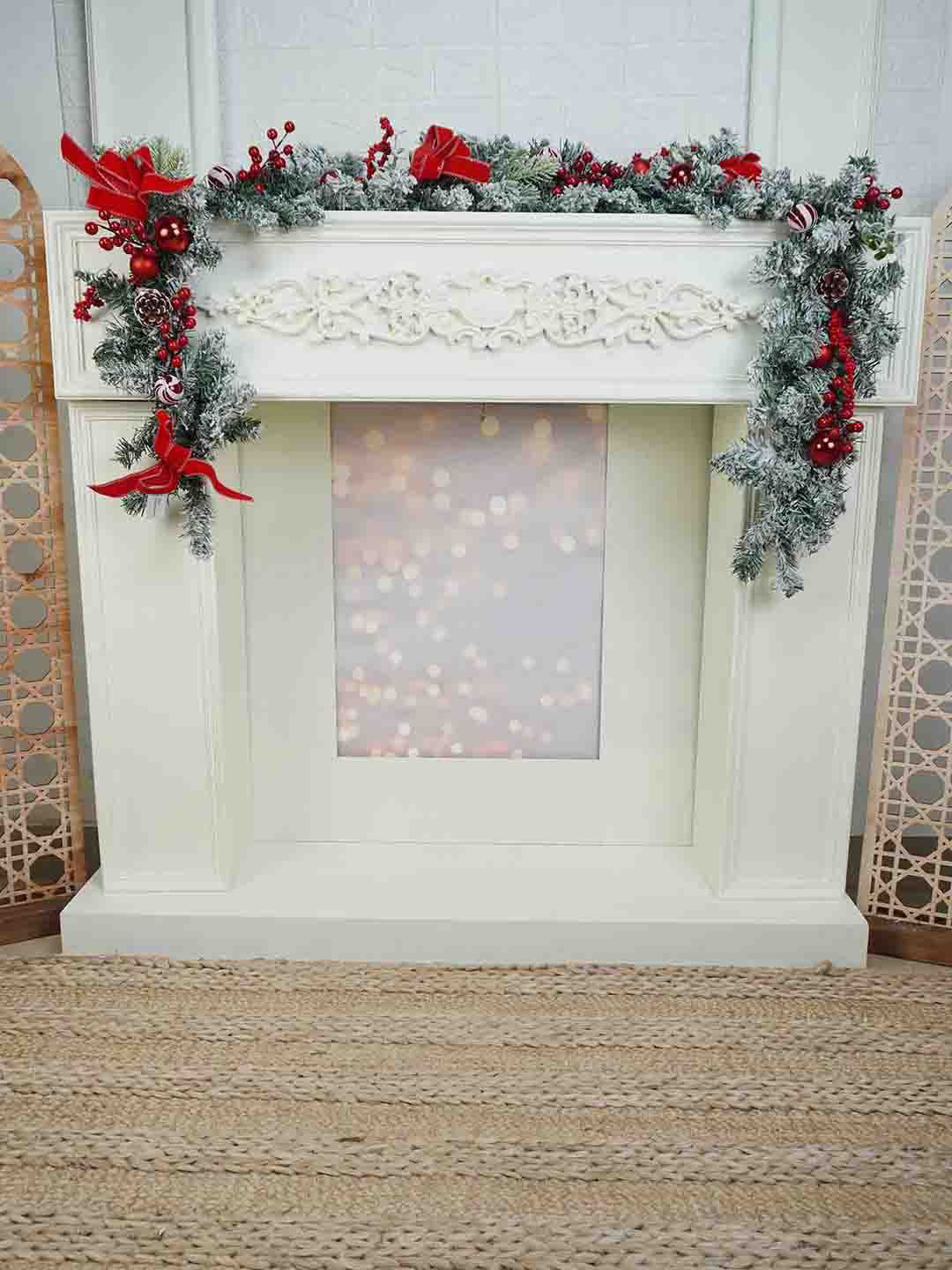 

Little Surprise Box LLP Red & Green Berry & Bow Themed Christmas Garland With Fillers