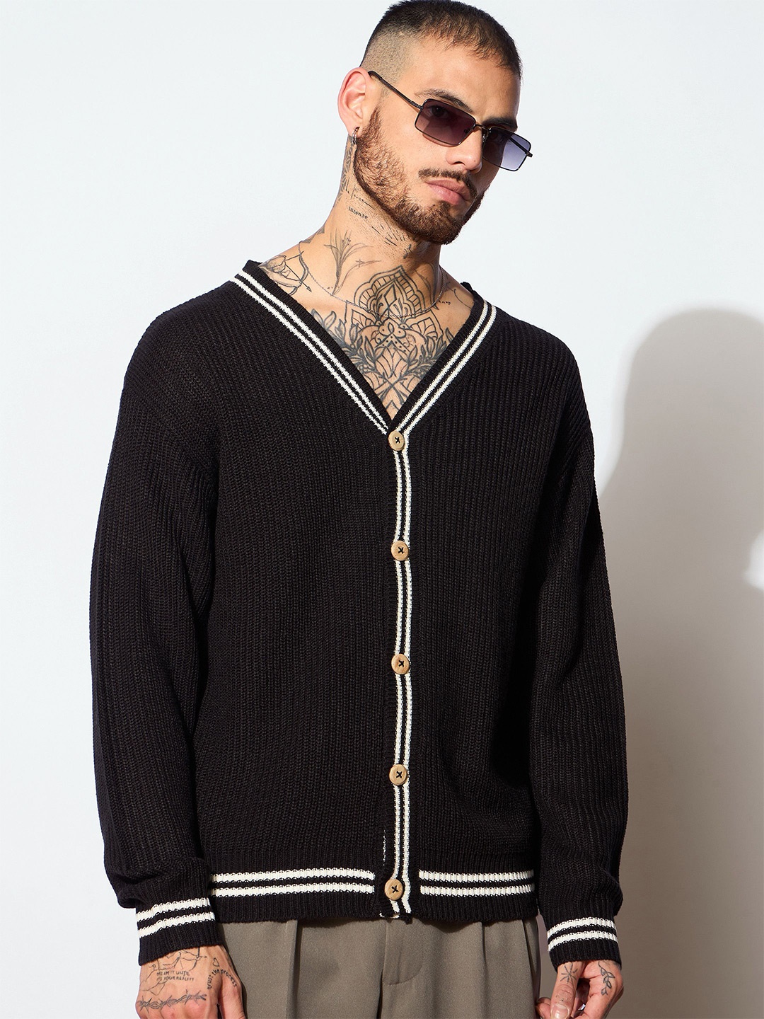 

MASCLN SASSAFRAS Men Striped V-Neck Long Sleeves Cardigan, Black
