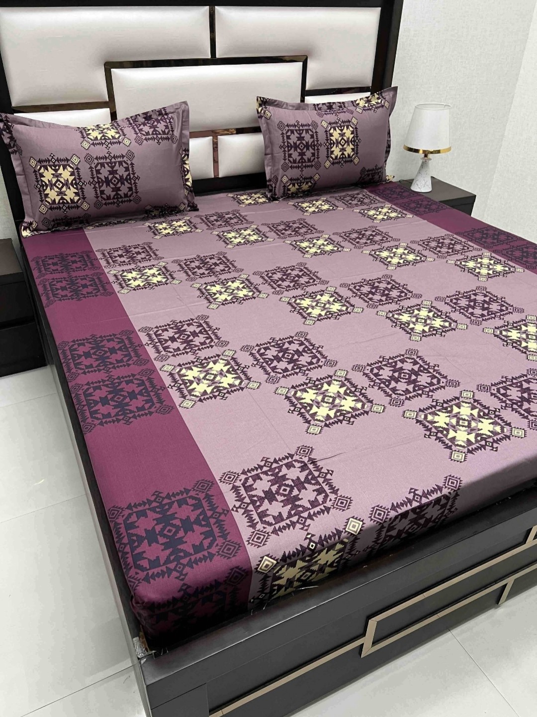 

Pure Decor Purple & Beige Geometric 220 TC Pure Cotton Queen Bedsheet Set 2.26 m x 2.54 m
