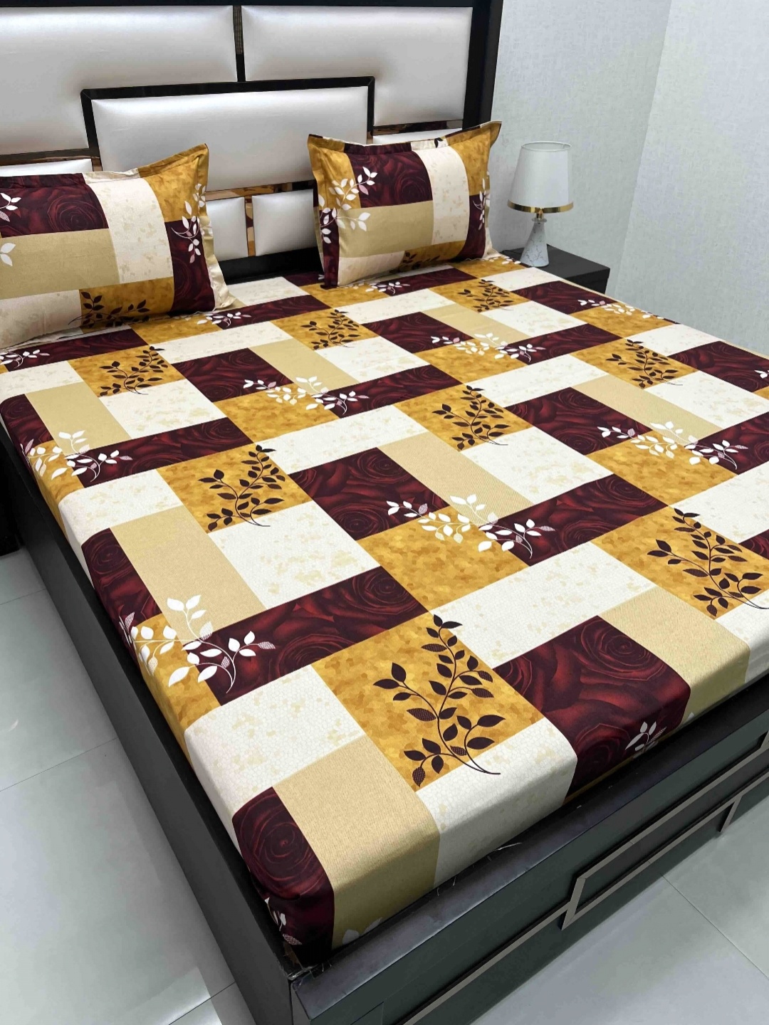 

Pure Decor Brown & White Floral 260 TC Pure Cotton Queen Bedsheet Set 2.27 m x 2.56 m