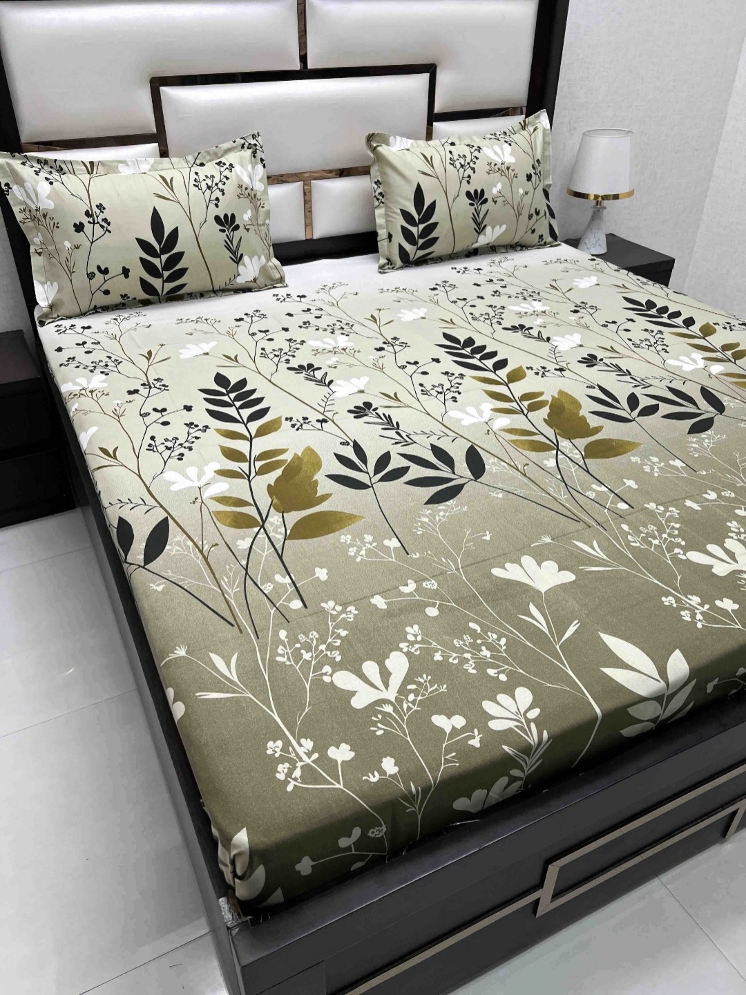 

Pure Decor Passion Fur Green Printed 230 TC Pure Cotton Queen Bedsheet Set 2.26 m x 2.55 m