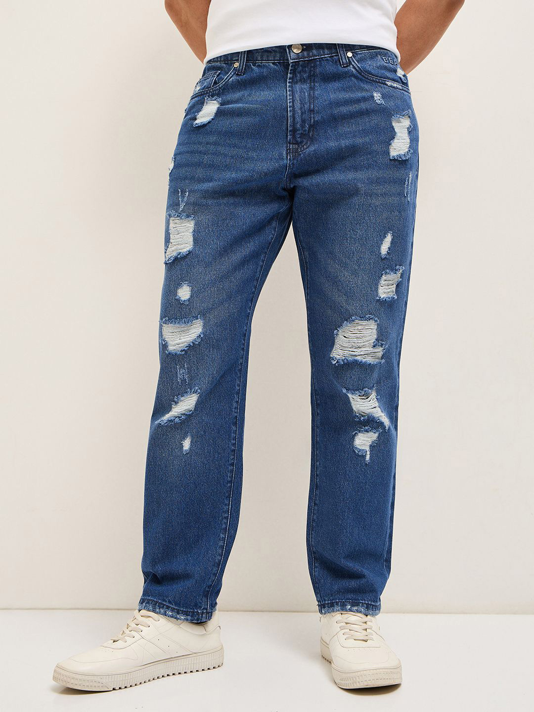 

THE BEAR HOUSE Men Pure Cotton Relaxed Fit Highly Distress Light Fade Stretchable Jeans, Blue