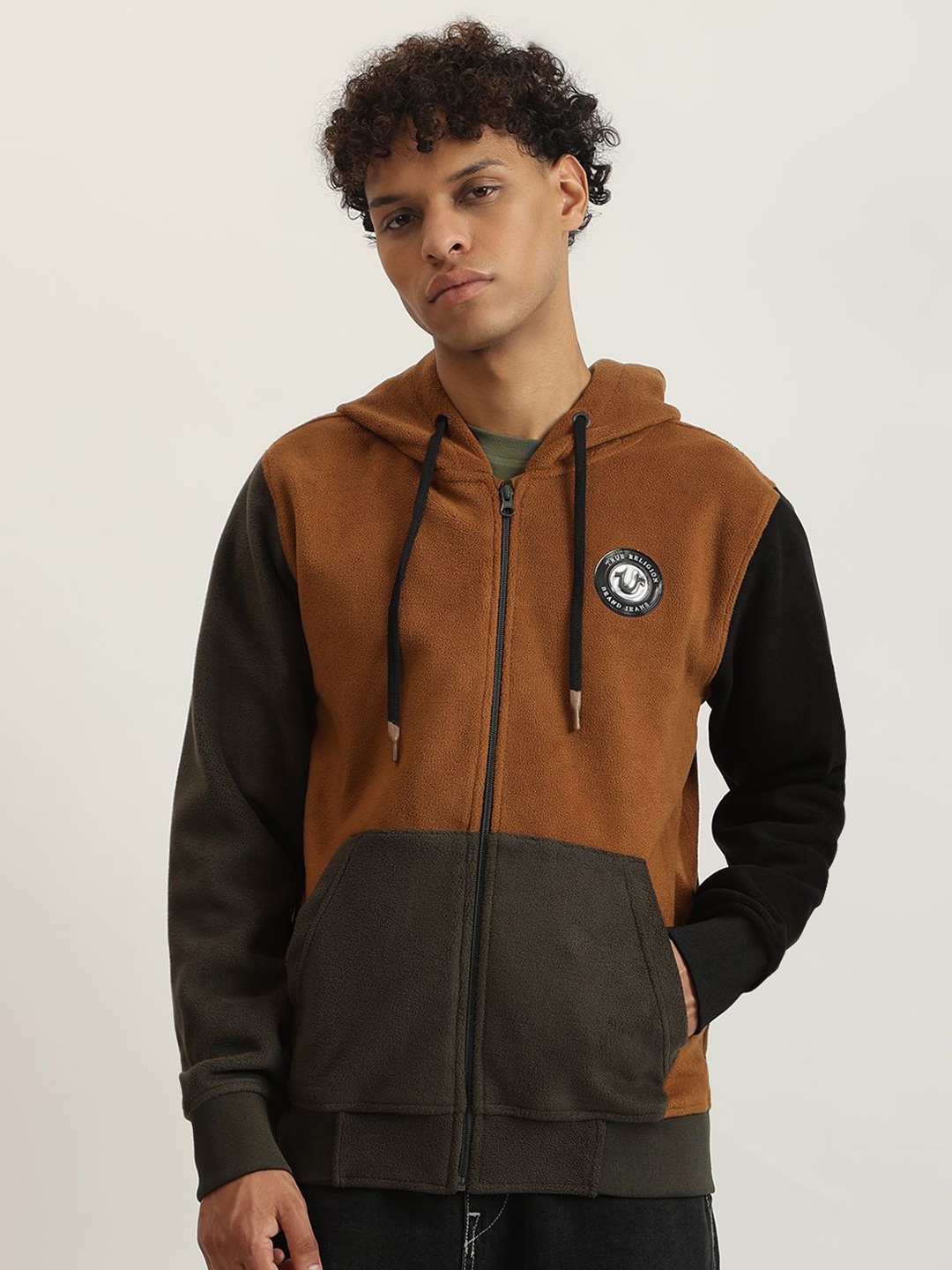 

True Religion Men Colourblocked Sweatshirt, Brown