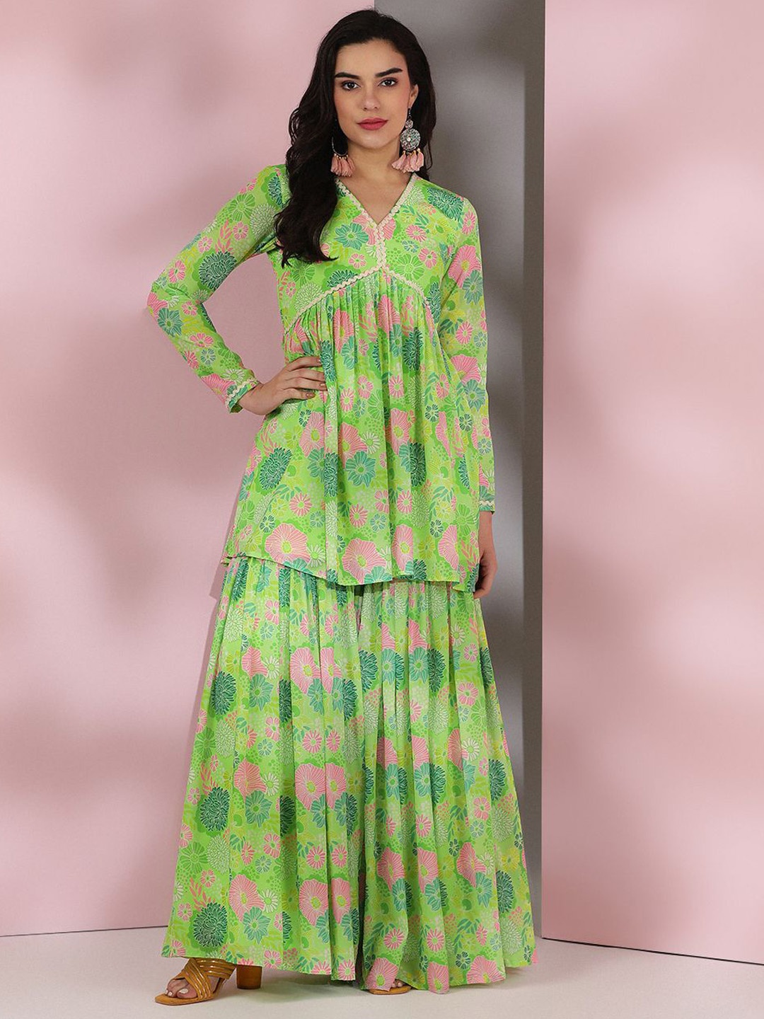 

MASSTANI BY INDDUS Women Floral Printed Pleated Gotta Patti Kurta with Sharara, Green