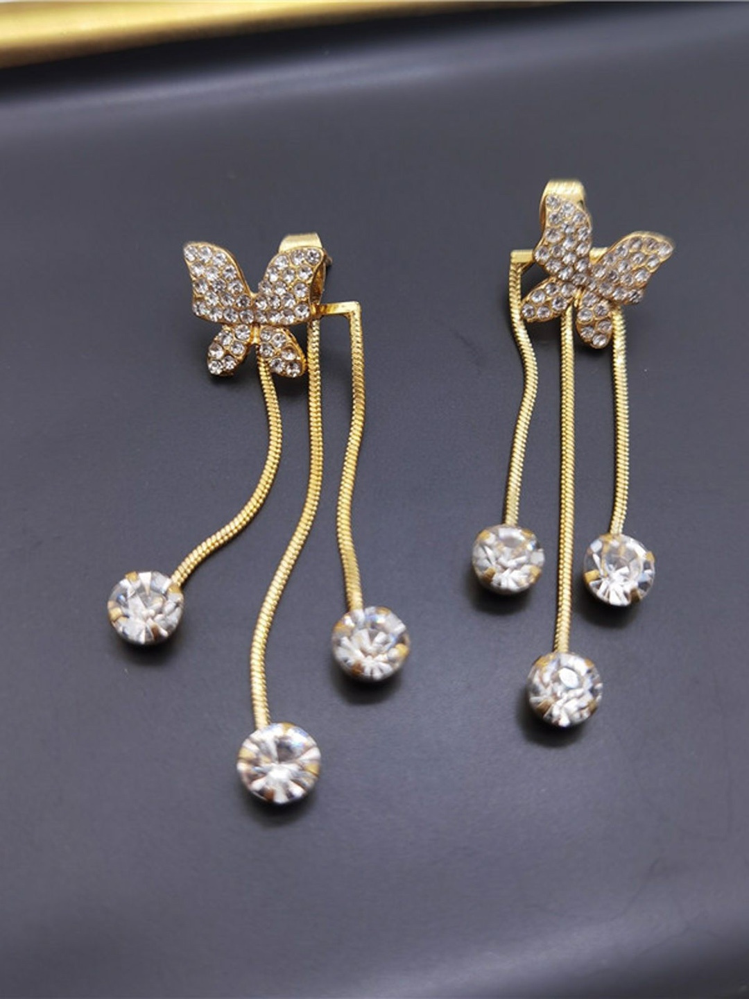 

PolluxCraft Geometric Studs Earrings, White