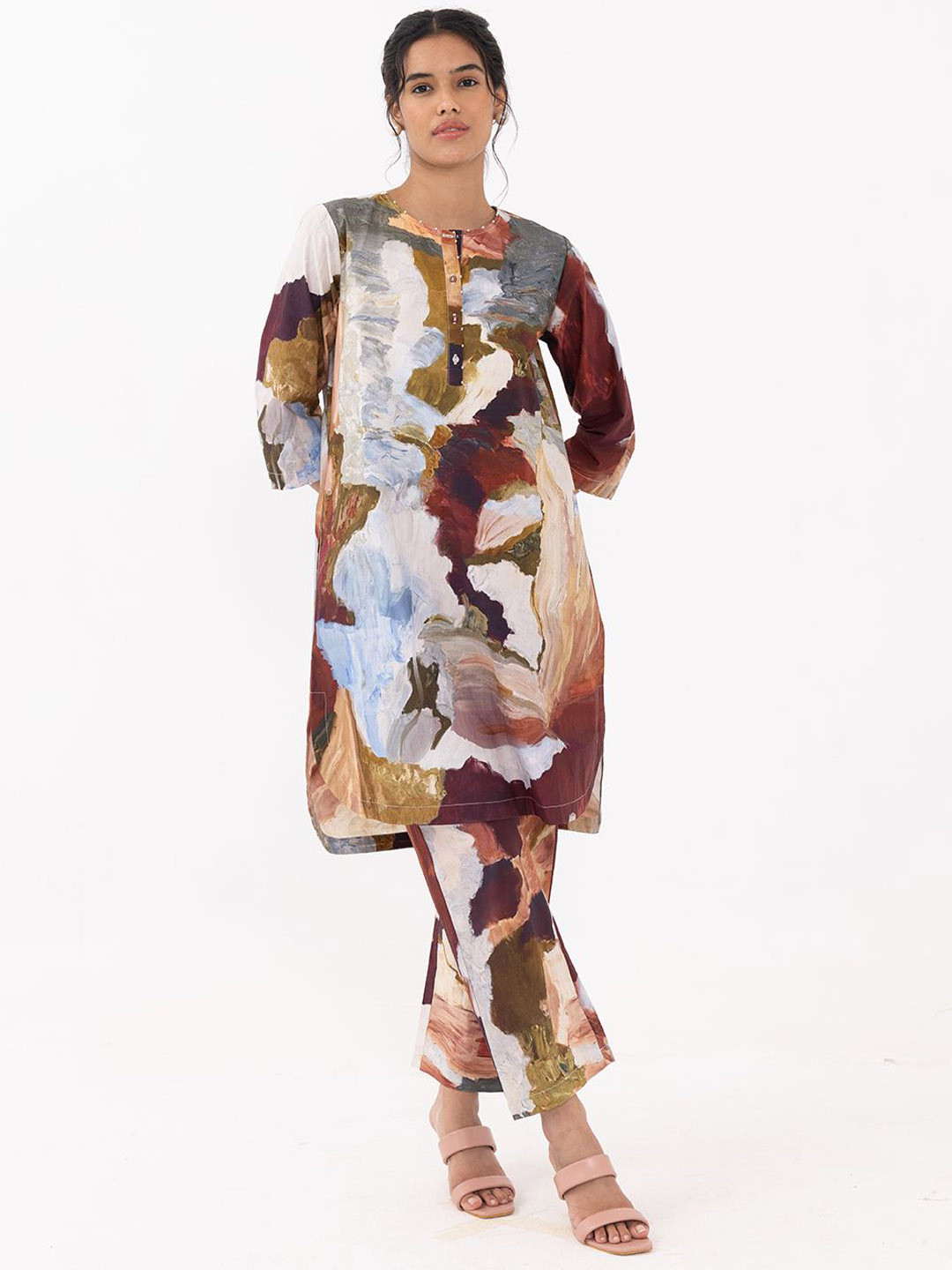

THR3Letter Abstract Printed Round Neck Three-Quarter Sleeves Pure Cotton Top With Trouser, Brown